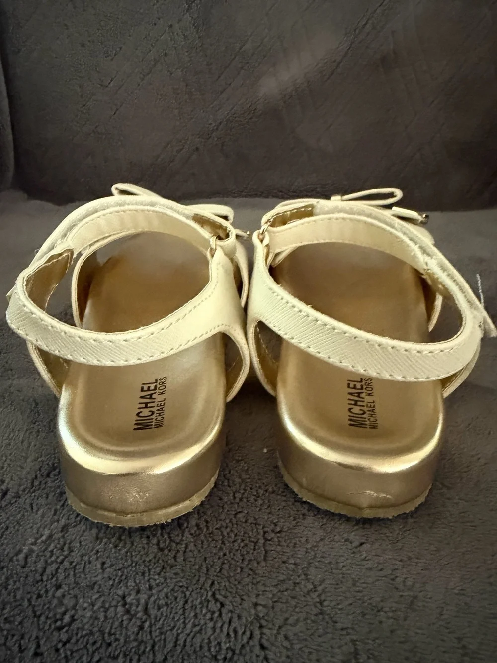 Michael Kors Marsha Kiera - Kids Bow-Accent Sandal in Ivory with Gold Insole